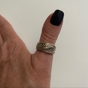 Elegant Silver Women's Ring
